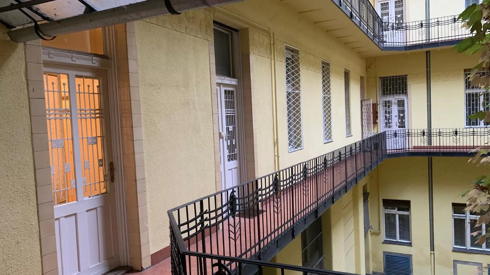 Liszt Ferenc Long-Term Budget Apartments Budapest Hungary